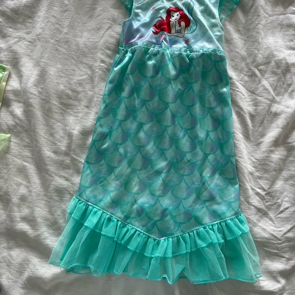 Set of 6 Disney Kids Nightgowns - Ariel, Belle, Tiana, Anna, Aurora - 4t & 5T - Picture 4 of 7
